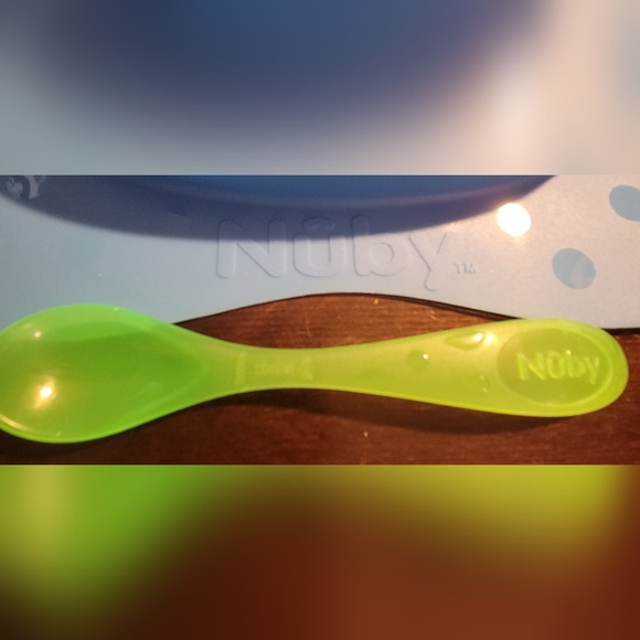 BABY Items Nuby Grip Silicone Food Tray, Kate Quinn Soft Rattle, Storage Bag - Picture 6 of 16